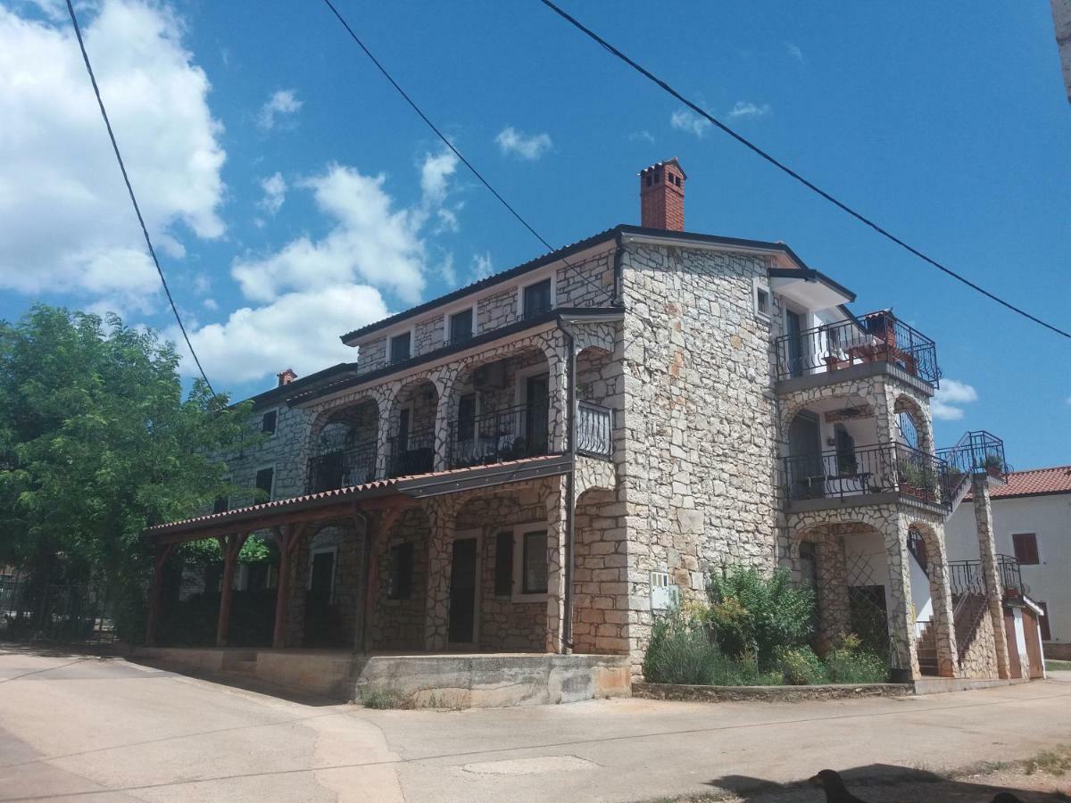 Ranch Radin Bed & Breakfast บระทอนิกลา ภายนอก รูปภาพ
